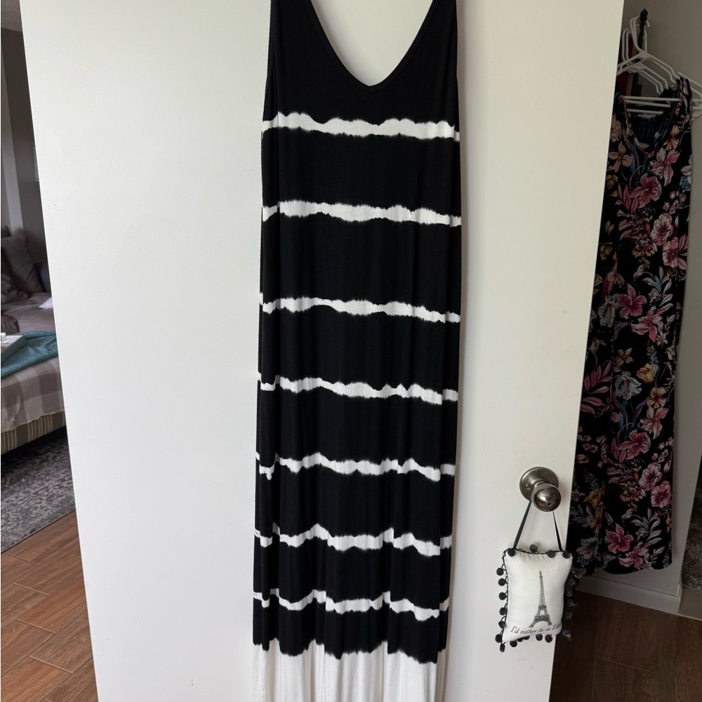 Karen, Kane Maxi dress black and white